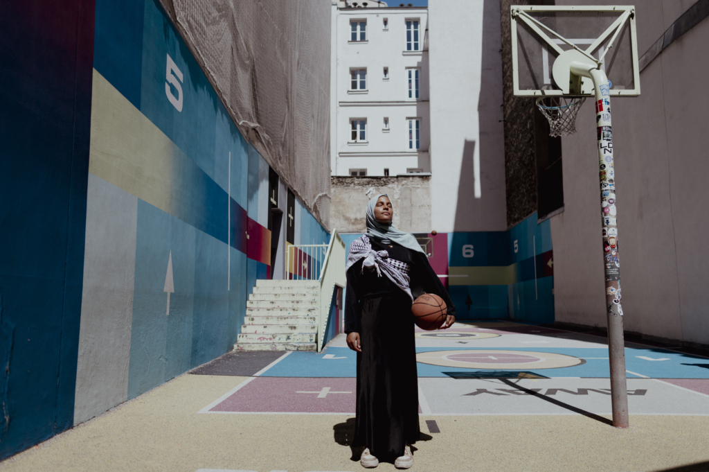 Cinq choses à savoir sur l’obligation ou l’interdiction du port du foulard 