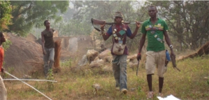 Membres d'une milice anti-Balaka. Nord de Bangui janvier 2014