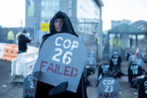 Les activistes d'Extinction Rebellion déplore l'échec de la COP26 à Glasgow
