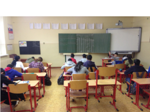 Dans une école "container" pour enfants roms en Slovaquie(2015)