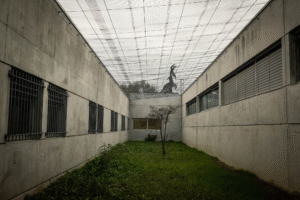 Centre de rétention administrative de Cornebarrieu près de Toulouse