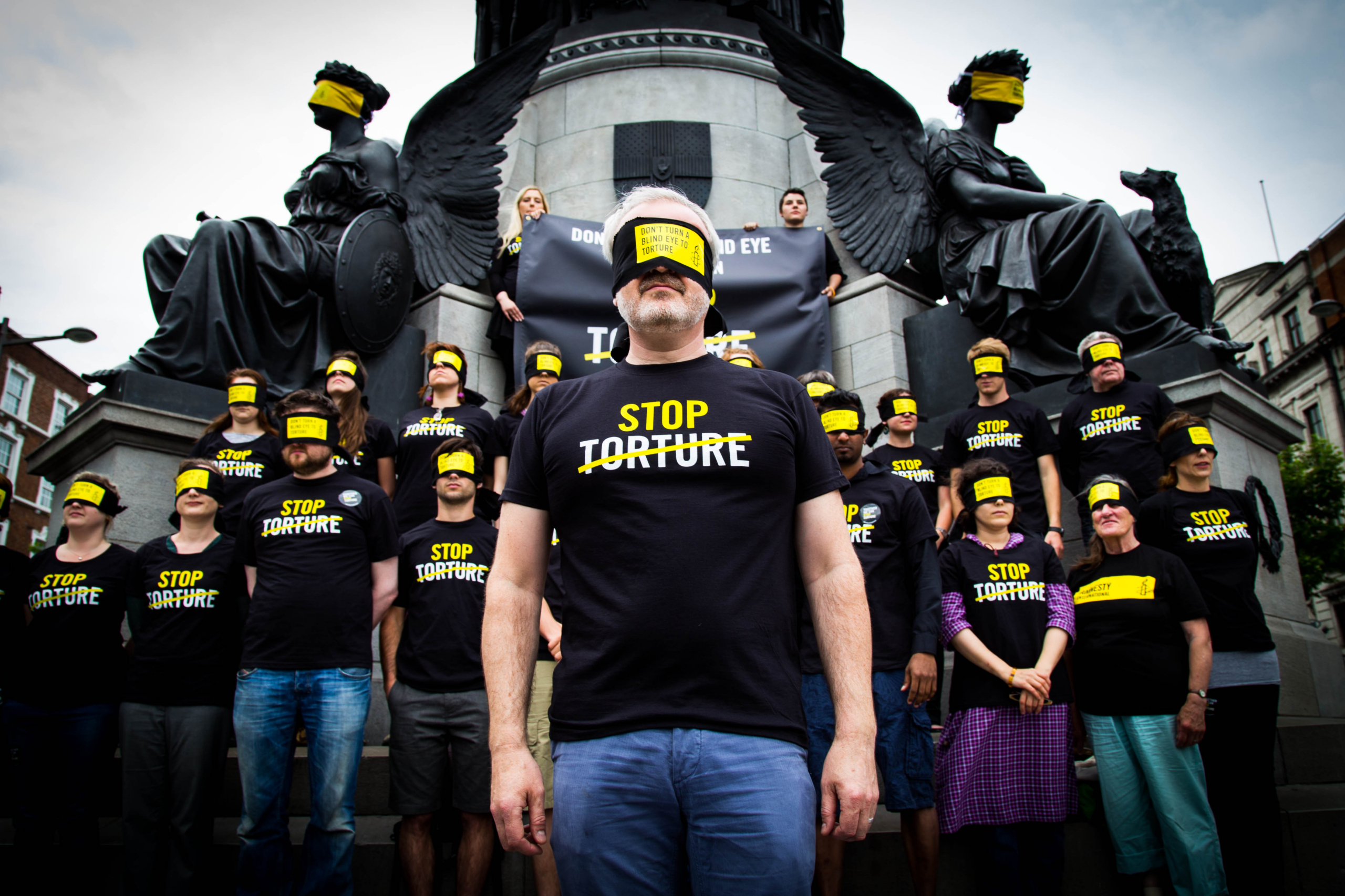 Mobilisation de militants contre la torture en juin 2014