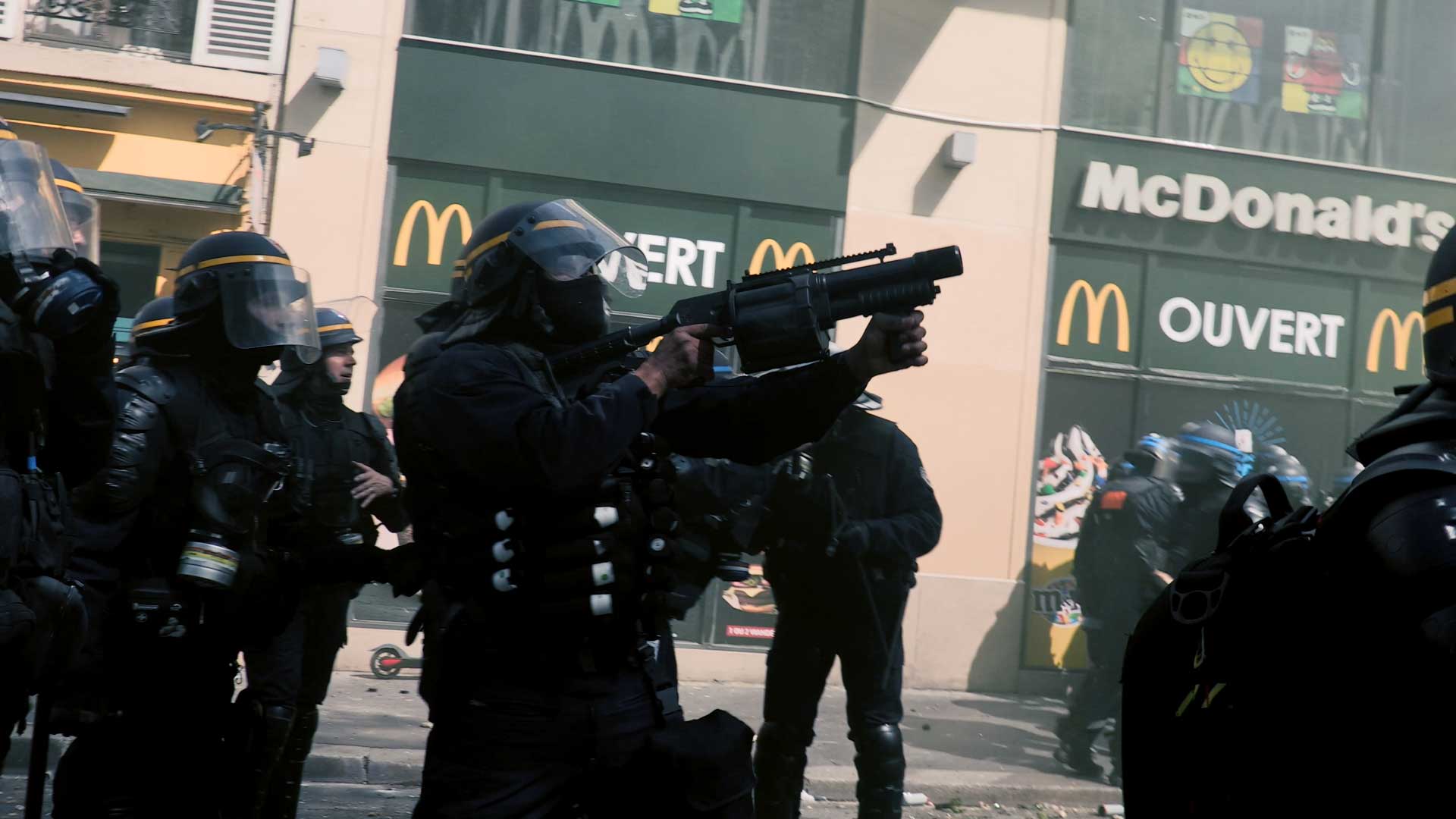 Extrait film "Un pays qui se tient sage"