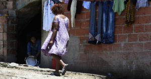 Une femme migrante à Alger © FAROUK BATICHE/AFP/Getty Images