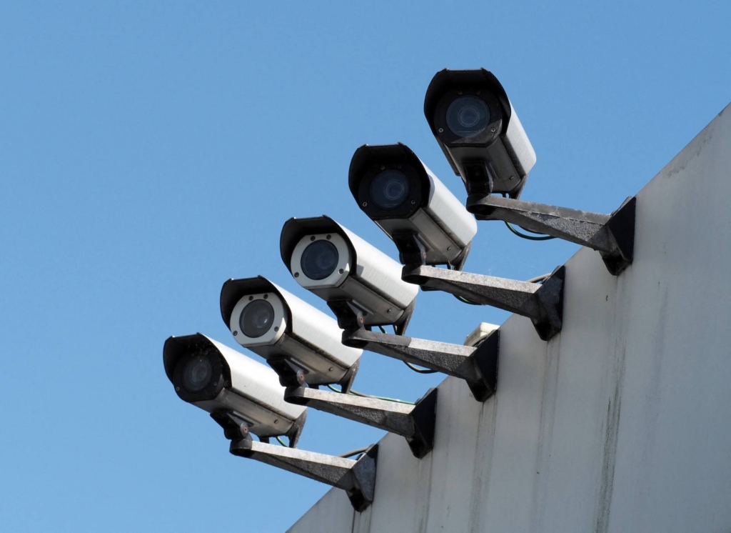 Reconnaissance faciale, IA, Tiktok : les dangers des nouvelles technologies sur nos droits