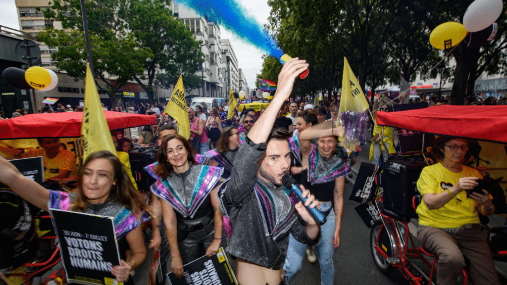 Participants à la marche des fiertés 2024 à Paris / Sébastien Di Silvestro  