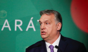 Le Premier ministre hongrois Viktor Orban prend la parole lors d'une conférence d'affaires à Budapest, Hongrie, 10 mars 2020