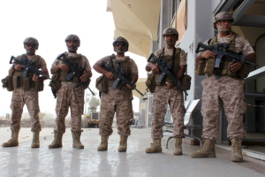 Soldiers from the United Arab Emirates stand guard at the airport of Yemen's southern port city of Aden August 8, 2015. Soldiers from the United Arab Emirates, at the head of a Gulf Arab coalition fighting Iran-allied Houthi forces in Yemen, are preparing for a long, tough ground war from their base in the southern port of Aden. Picture taken August 8, 2015.