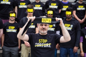 Mobilisation d'Amnesty International Ireland pour la journée internationale en soutien aux victimes de la torture.