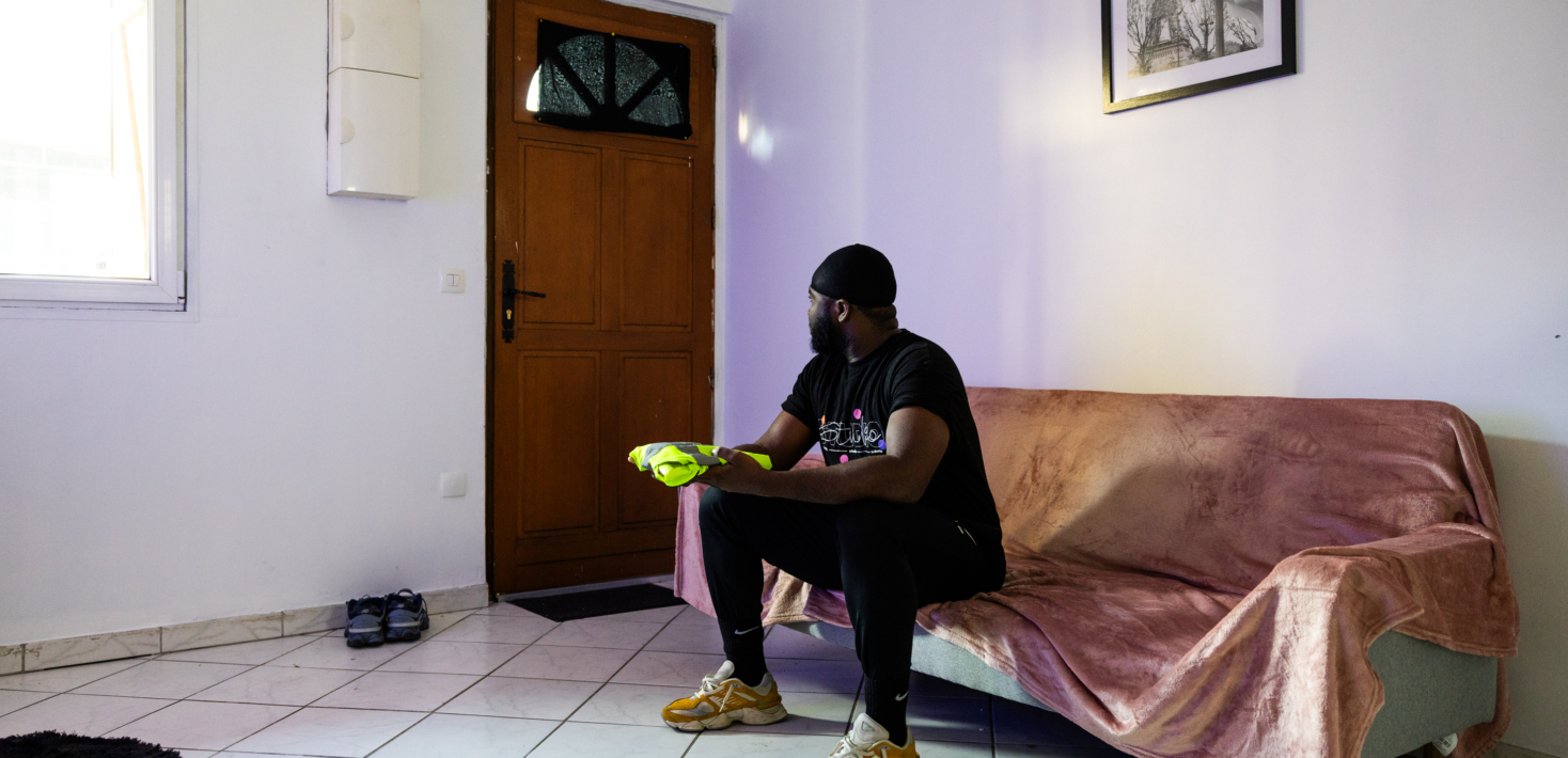 « J’ai perdu mon travail à cause de la carte de séjour » : la vie en suspens de Malik, en France depuis 8 ans