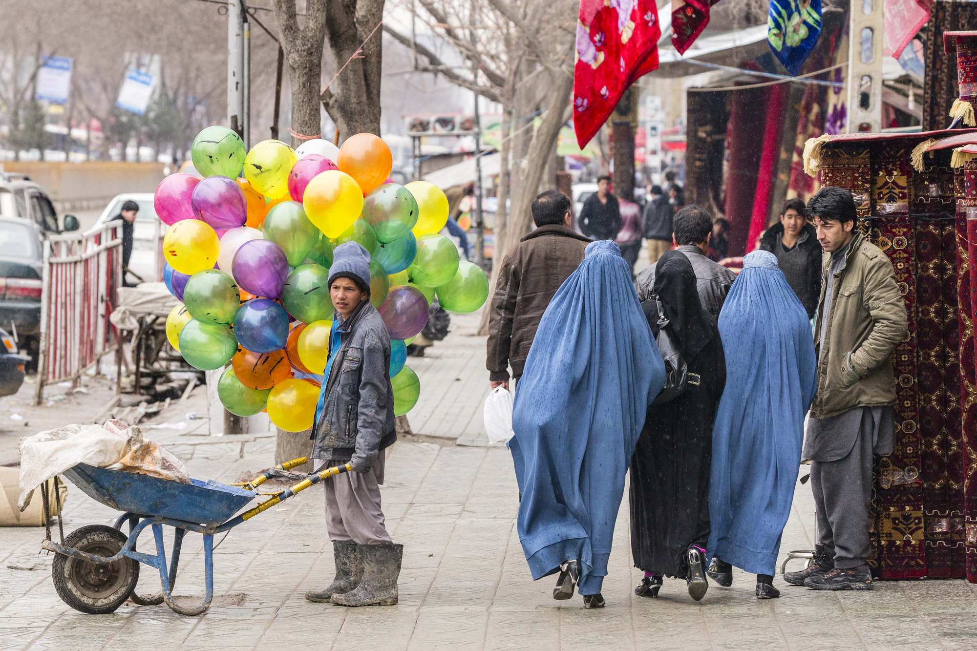 Femmes en  burka  dans les rues de Kaboul
