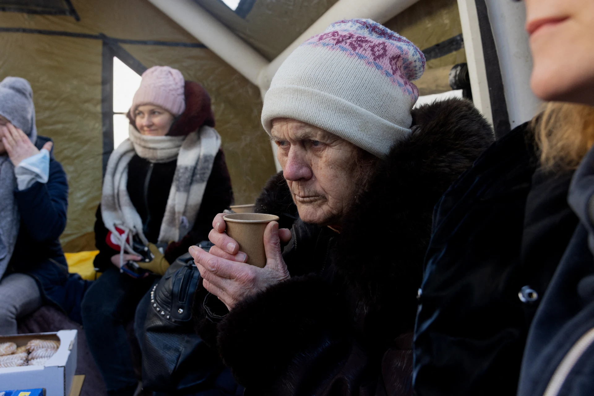 Ukraine : quatre ans après l’invasion totale par la Russie, comment la population continue de résister ?  