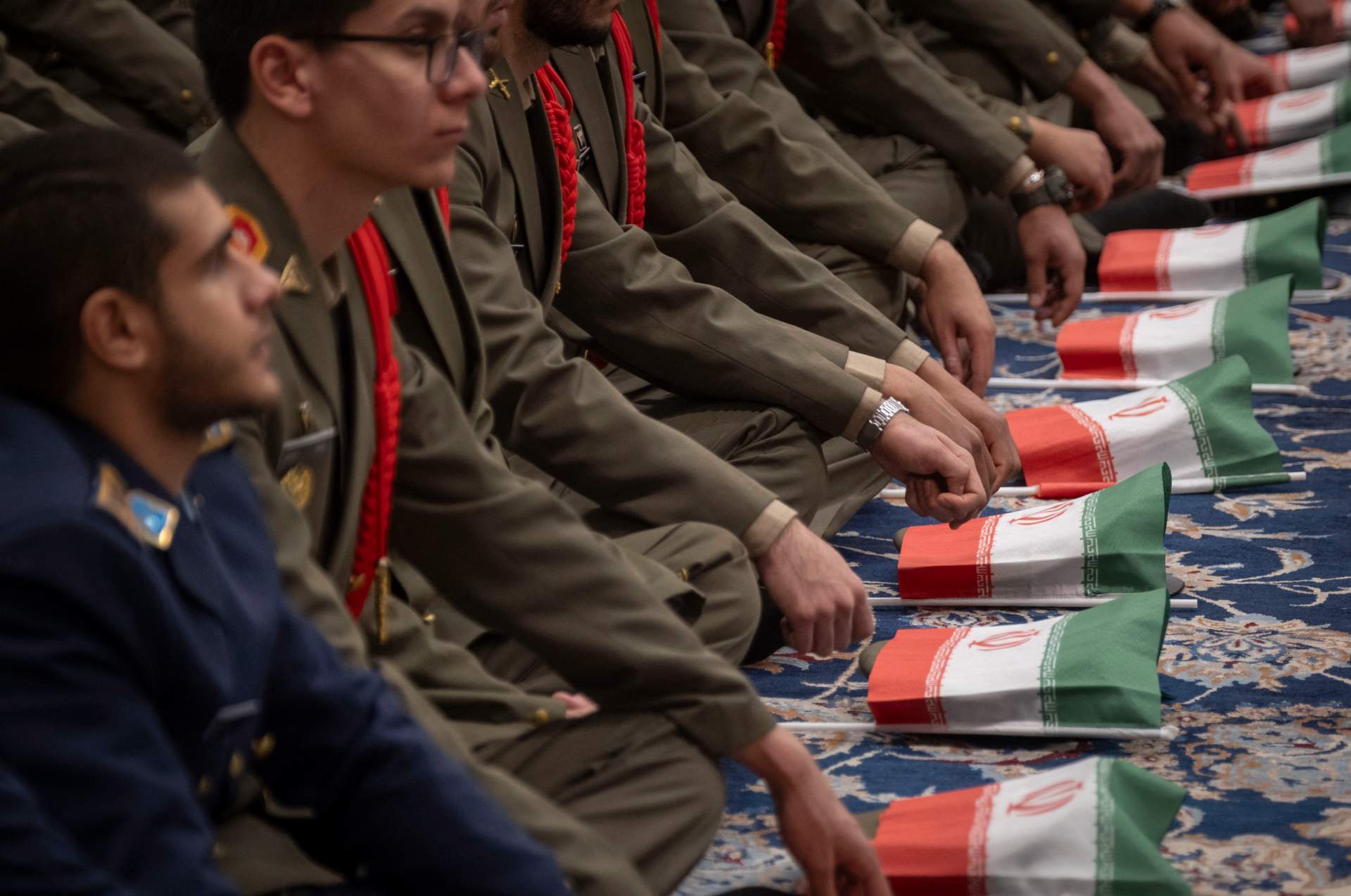 Iran: Child soldiers recruited from the age of 12 in the army